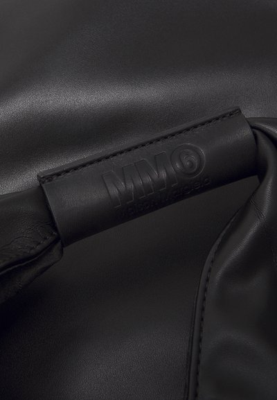 MM6 Maison Margiela CLASSIC JAPANESE HANDBAG - Geantă de pânză - black
