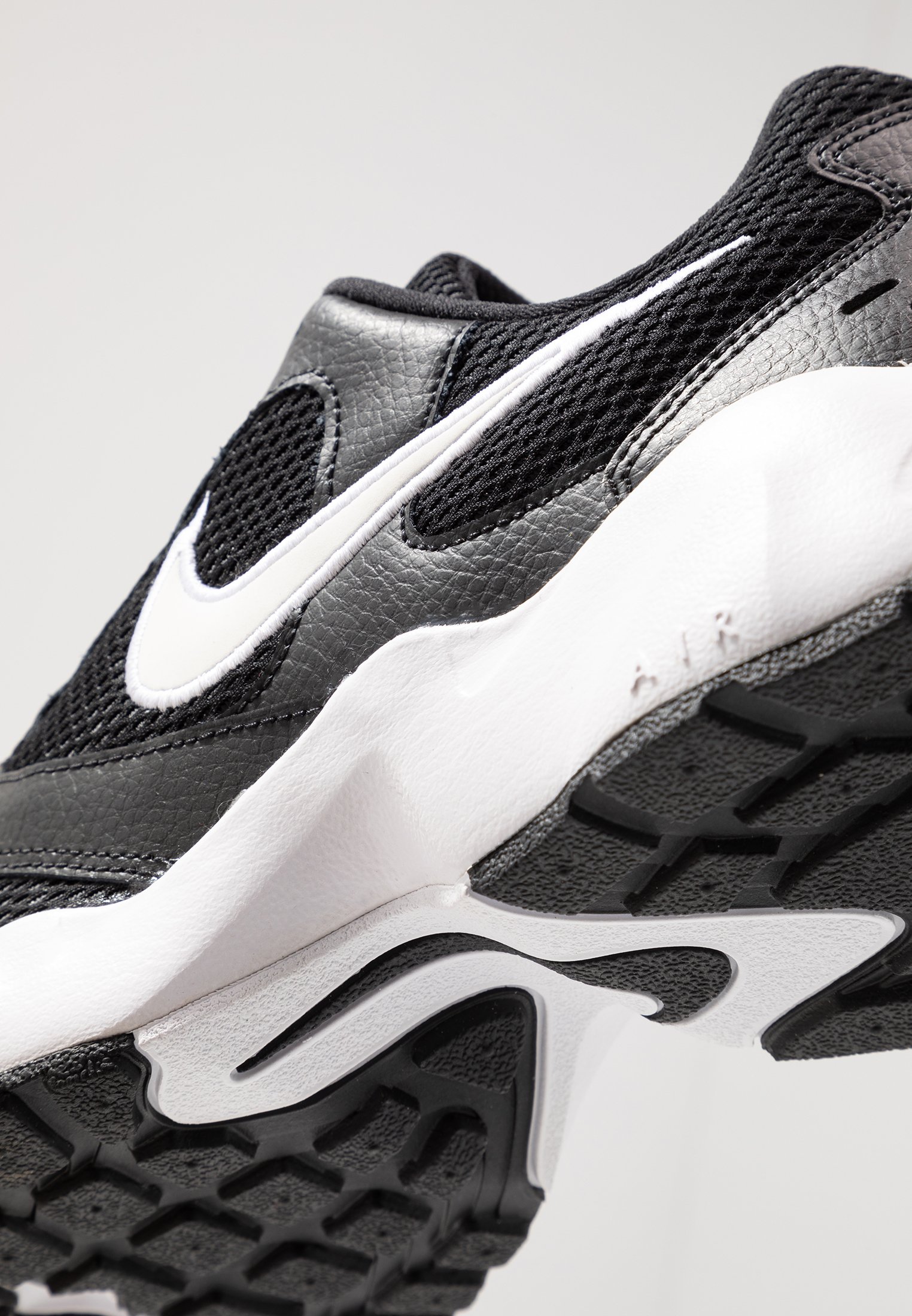 Nike Air Heights Sneakers Dames | Plutosport