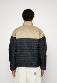 Nike Sportswear M NK WR MIDWEIGHT PUFFER - Winterjas - black/khaki/sail