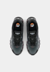 Nike Sportswear AIR MAX DN8 - Sportcipő - dark smoke grey/pink blast/black/pure platinum