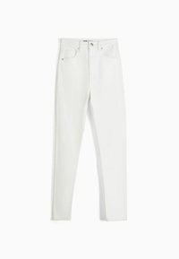 Jeans de mezclilla blanca con un diseño de pierna recta, dos bolsillos frontales y cierre con botón superior; textura suave con detalles de costura.