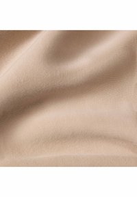 Tessuto nudo che mostra una texture liscia e fine con un aspetto morbido e elastico, caratterizzato da un colore uniforme e discreto, senza motivi o disegni visibili.