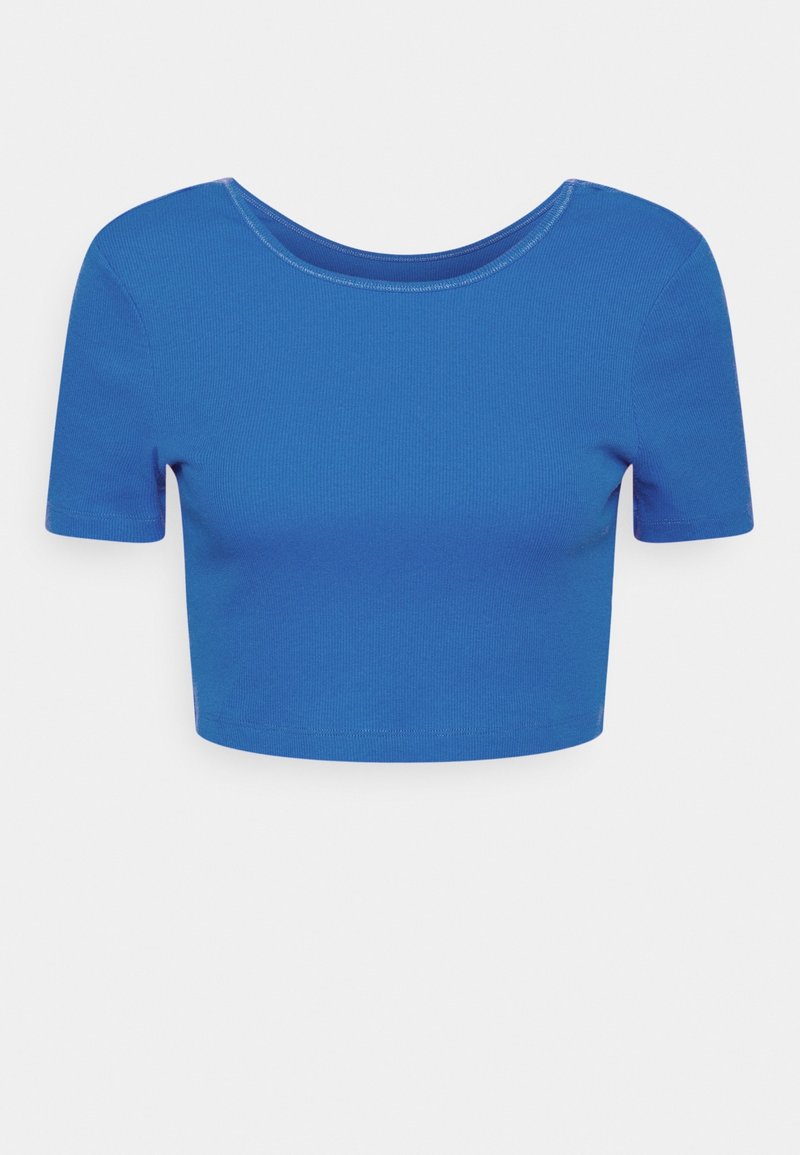 T-shirt bleu raccourci en tissu côtes, avec des manches courtes et un large col rond. Texture lisse avec une silhouette ajustée.