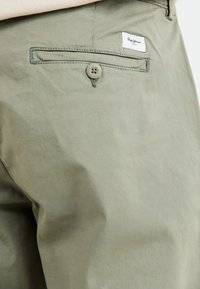 POPLIN - Pantalones chinos - stone green