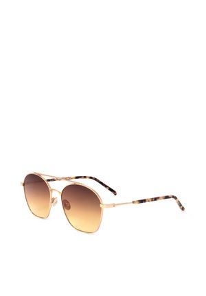 Occhiali da sole aviator con montatura dorata, lenti marroni sfumate e sottili stanghette con motivo tartaruga su sfondo bianco.