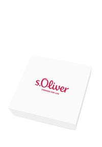 Confezione rettangolare bianca con il nome del marchio "s.Oliver" e la frase "FASHION FOR LIFE" in caratteri rossi in grassetto.