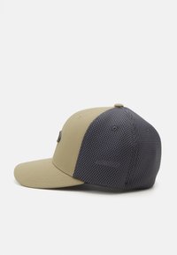 Oakley ELLIPSE - Cap - humus