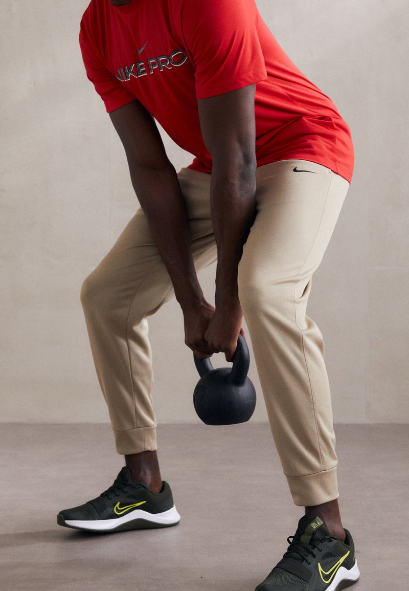 Nike Performance TAPER - Tréningruha alsók - khaki/khaki/(black)