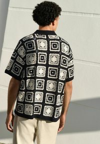 Thumbnail Image 3