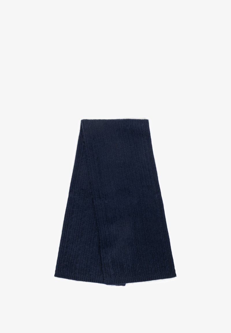 Granatowy, prążkowany szalik wykonany z miękkiej tkaniny, prostokątny kształt, z teksturowaną powierzchnią oraz delikatnymi detalami wzoru.