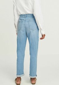 Next BOYFRIEND  - Jean droit - bleach denim