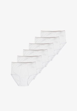 Sei paia di slip da uomo bianchi con un logo sottile sulla fascia in vita, disposti a ventaglio su uno sfondo bianco.