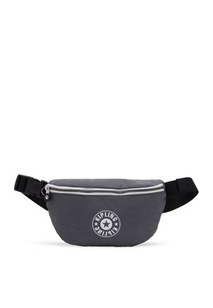 Riñonera compacta gris oscuro con cremallera blanca y correa negra ajustable, con logo redondo de Kipling con estrella en el centro.