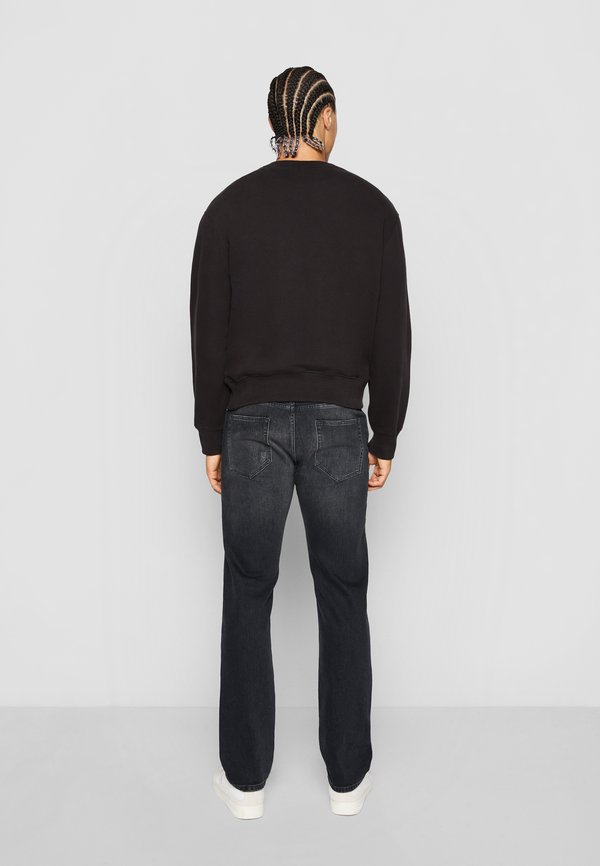 EXCLUSIVE STANDARD STRAIGHT - Straight leg jeans3