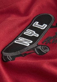 Unausgewählt, berry skateboard embroidery