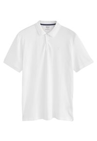 Hvid polo skjorte lavet af blødt stof, med en klassisk krave og korte ærmer. Et lille logo er broderet i lys grøn på brystet.