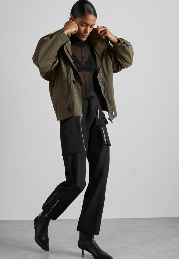 TEYANA ATELIER ZIPPED - Leichte Jacke - khaki