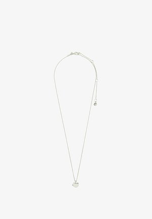 Collier en chaîne argentée avec un petit pendentif cœur poli. Comprend un curseur réglable pour personnaliser la longueur.