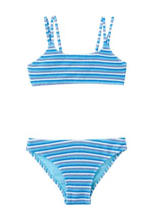 Maillot de bain deux pièces à rayures horizontales bleues et blanches, avec un haut à encolure carrée et doubles bretelles, accompagné d’un bas de bikini assorti.