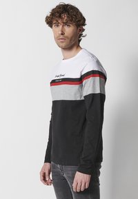 Koroshi Top s dlhým rukávom - black