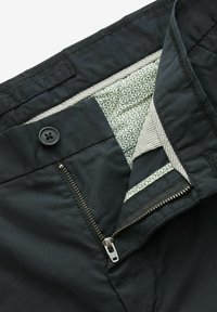 Next SLIM FIT LIGHTWEIGHT STRETCH - Chinos tipa bikses - black