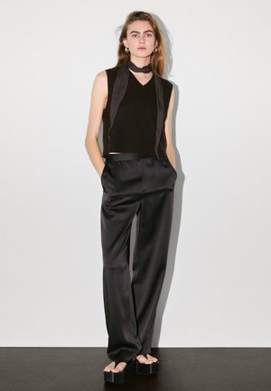 CROP V-NECK CASHMERE - Débardeur - mottled dark brown