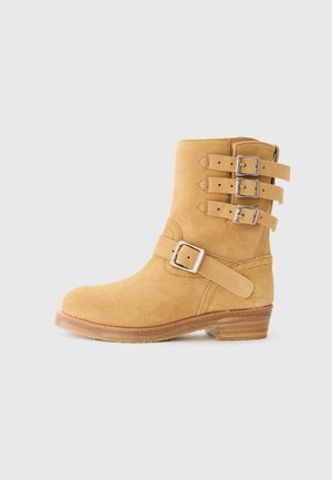 Botines camperos - caramel