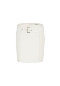 Witte mini rok met een textuurpaneelontwerp, een brede riem met een metalen gesp en een getailleerde pasvorm.