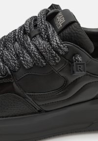 KARL LAGERFELD Sneakers - black