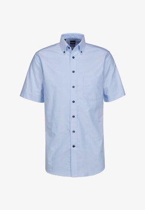 Camicia azzurro chiaro a maniche corte con bottoni, realizzata in cotone. Presenta una tasca sul petto e bottoni scuri per contrasto. Texture liscia.