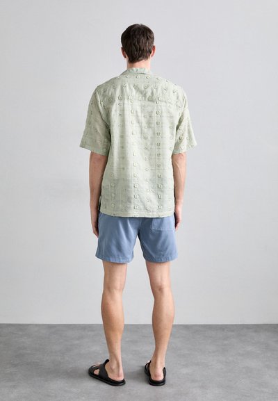 NN.07 GREGOR - Shorts - blue