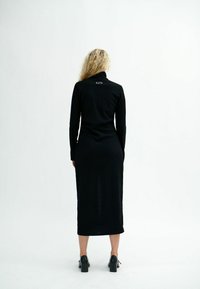 Résumé Obleka/pulover - black