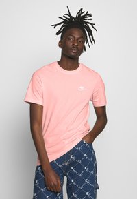 Nike Sportswear - CLUB TEE - Basic T-shirt - washed coral Thumbnail Image 1