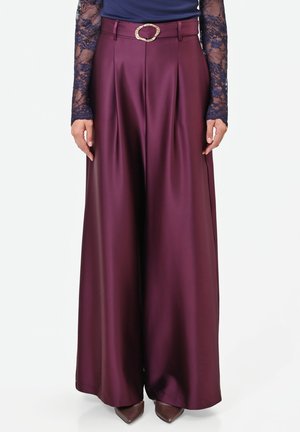 Rinascimento, PANTALONE TINTA UNITA - Pantalon classique - bordeaux