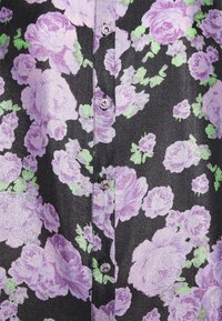 Cras SHIRT - Blusa com botões - purple queen