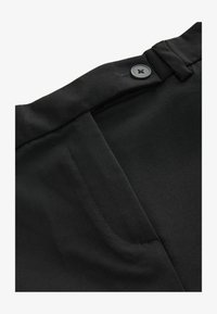 Ausgewählt, black