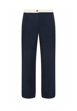 Pantalon droite bleu marine avec une ceinture blanche et une fermeture par un bouton marron à l'avant.