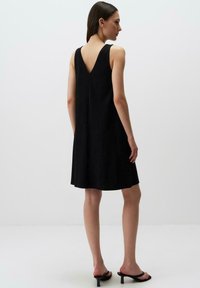 Jimmy Key V NECK SLEEVELESS POCKET  - Freizeitkleid - black
