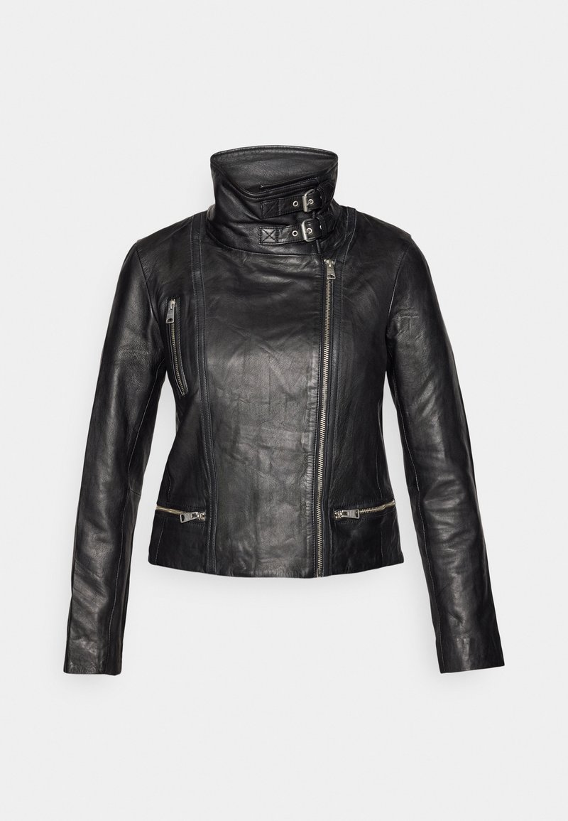 Schwarze Leder-Motorradjacke mit hohem Kragen, asymmetrischem Reißverschluss und zwei Reißverschlusstaschen. Strukturierte Oberfläche, taillierte Passform.