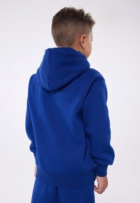 Thumbnail Image 3