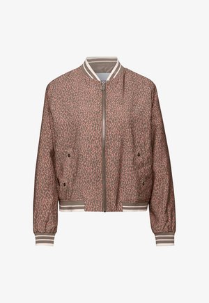 Blouson bomber imprimé léopard marron clair et rose avec fermeture éclair sur le devant, poignets, col et ourlet côtelés avec des accents de bandes blanches.