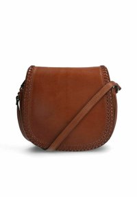 Borsa a tracolla in pelle marrone con una forma arrotondata, caratterizzata da dettagli cuciti lungo i bordi e una singola tracolla regolabile.