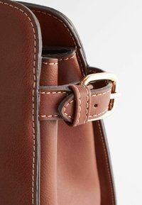 Next BELTED WORKWEAR - Bolso de mano - tan brown