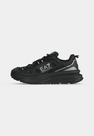 EA7 Emporio Armani, SONIC TRAIL 2.0 CRUSHER UNISEX - Baskets basses - triple black/silver-coloured