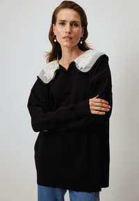 Touché Privé Pullover - black