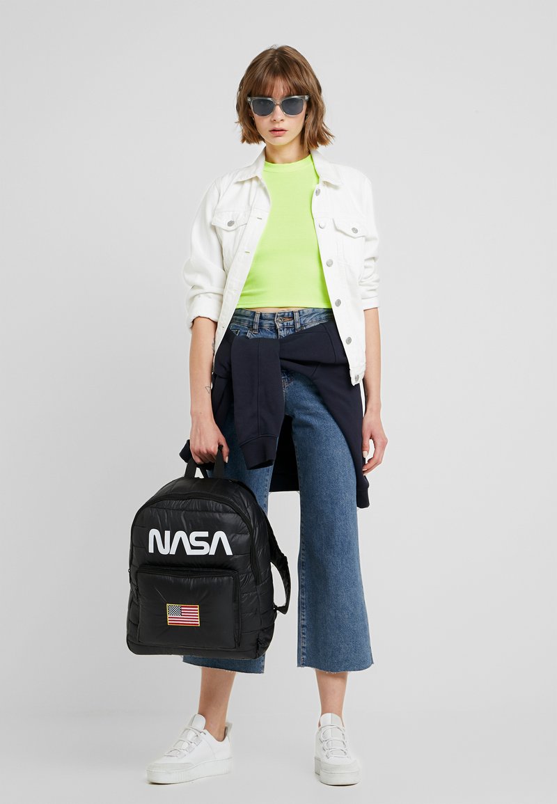 Urban Classics NASA PUFFER  - Mochila - black