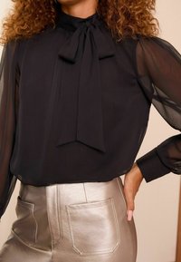 Love & Roses REGULAR FIT - Blūze - black
