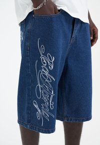 Thumbnail Image 6