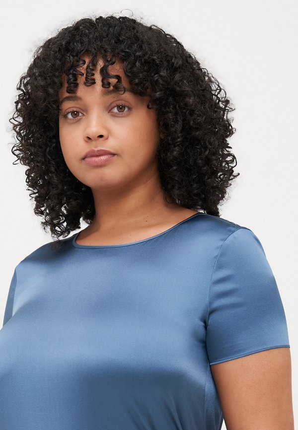 Basic T-shirt - winter sky3