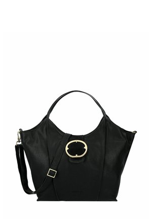 Borsa a mano in pelle nera dalla forma rotonda, con una fibbia dorata prominente, una tracolla removibile e una superficie testurizzata.